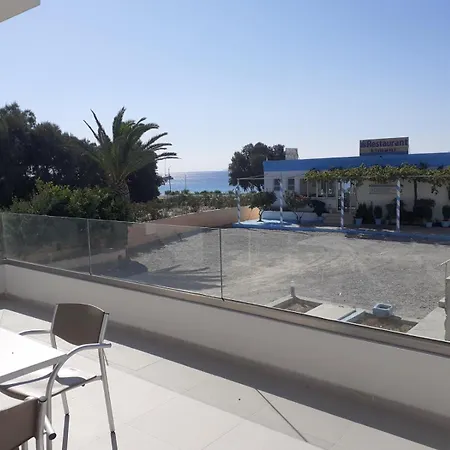 アパート Your Second