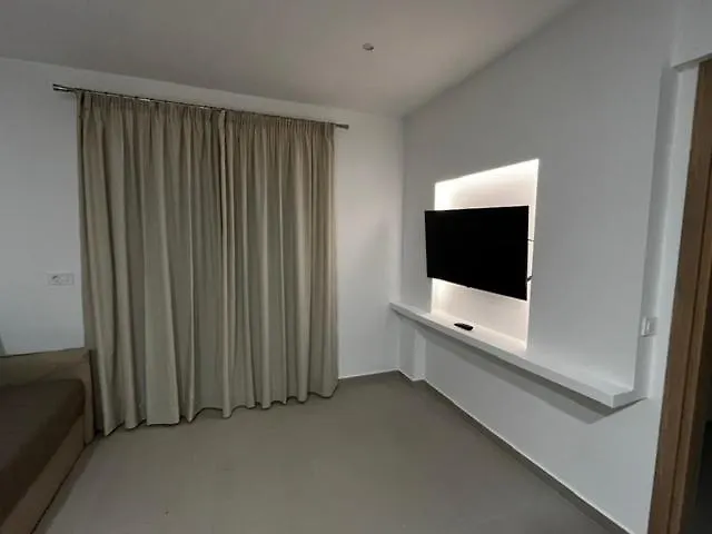 Your Second * Kéfalos